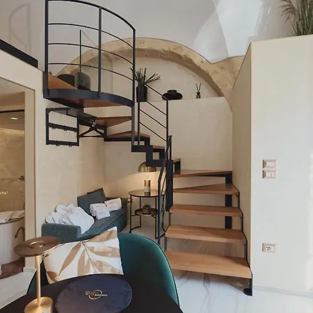 Golden Apartment
